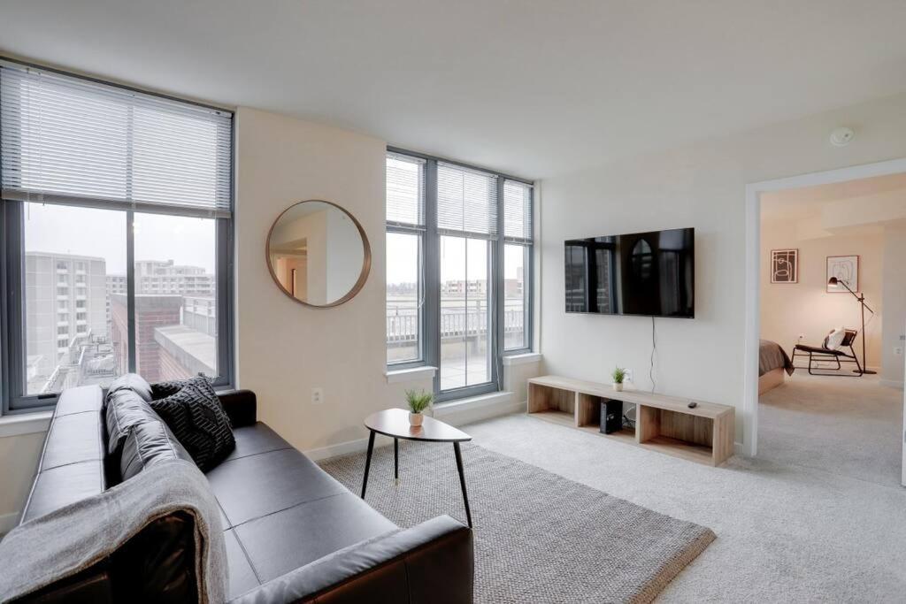 Prime Location Retreat Close To Dc And Metro Арлингтон Экстерьер фото