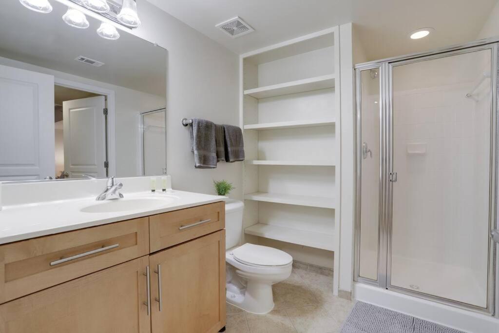 Prime Location Retreat Close To Dc And Metro Арлингтон Экстерьер фото